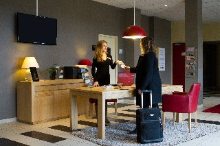 Imagen general del Hotel Quality Suites Pontoise Les Impressionnistes. Foto 3