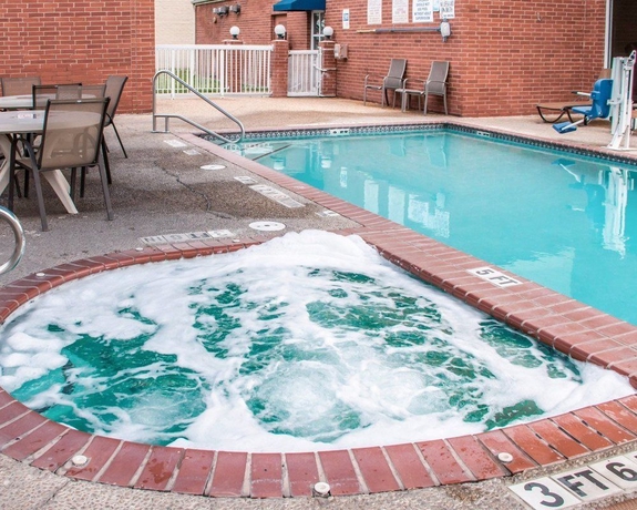 Imagen de los exteriores del Hotel Quality Suites, San Antonio. Foto 6