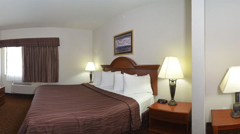 Imagen de la habitación del Hotel Quality Suites San Antonio. Foto 2