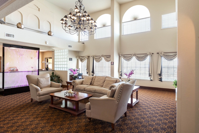 Imagen de los interiores del Hotel Quality Suites San Antonio. Foto 11