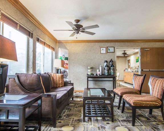 Imagen de los interiores del Hotel Quality Suites San Diego Otay Mesa. Foto 18