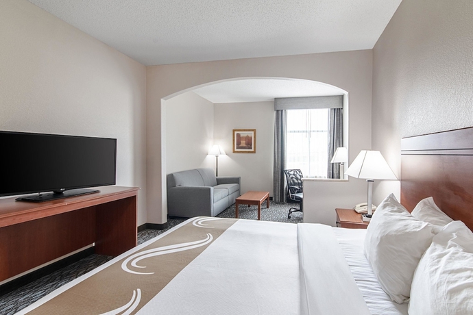 Imagen de la habitación del Hotel Quality Suites South. Foto 6