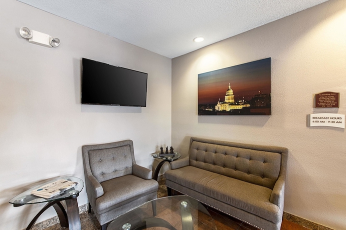 Imagen de los interiores del Hotel Quality Suites South. Foto 18