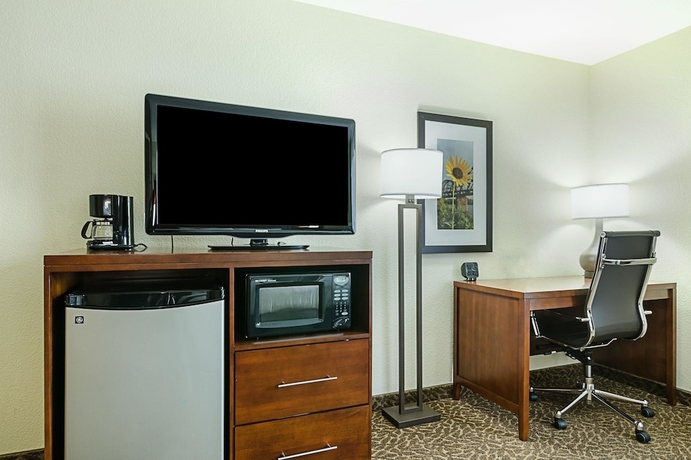 Imagen de la habitación del Hotel Quality Suites, Springdale. Foto 5