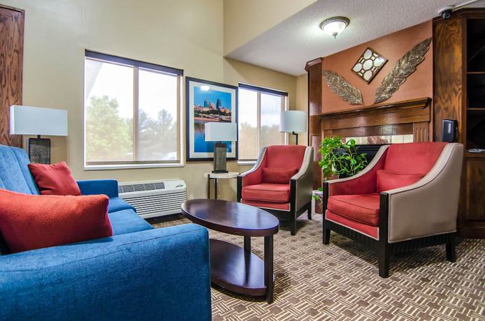 Imagen de los interiores del Hotel Quality Suites St. Joseph. Foto 20