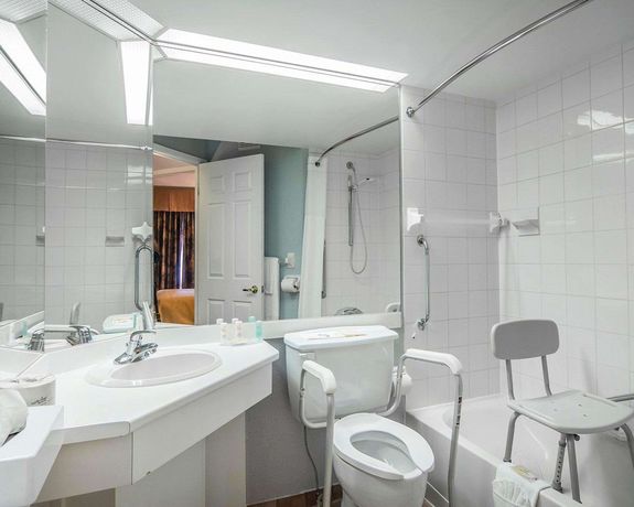 Imagen de la habitación del Hotel Quality Suites, Ste Anne de Beaupre. Foto 16