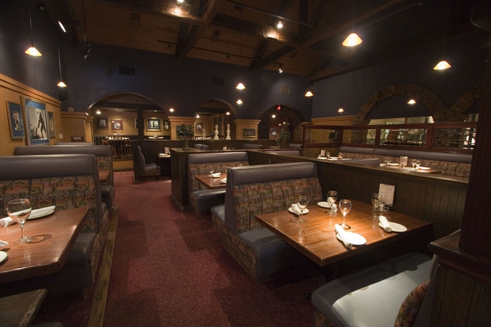 Imagen del bar/restaurante del Hotel Quality Suites Whitby. Foto 2