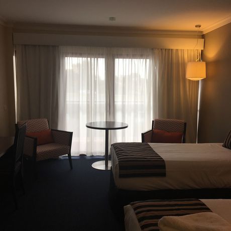 Imagen de los interiores del Hotel Quality Taylors Lakes. Foto 9