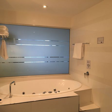 Imagen de los interiores del Hotel Quality Taylors Lakes. Foto 10