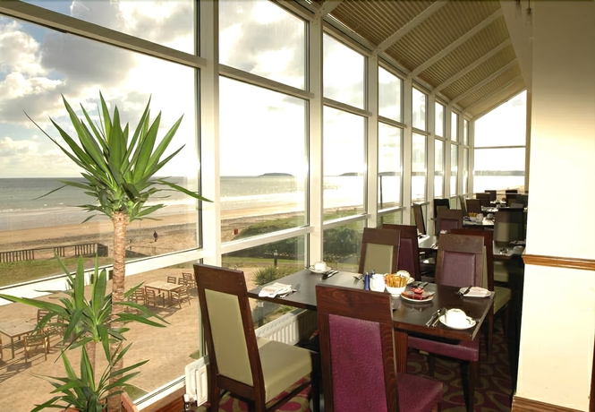 Imagen del bar/restaurante del Hotel Quality and Leisure Centre Youghal. Foto 4