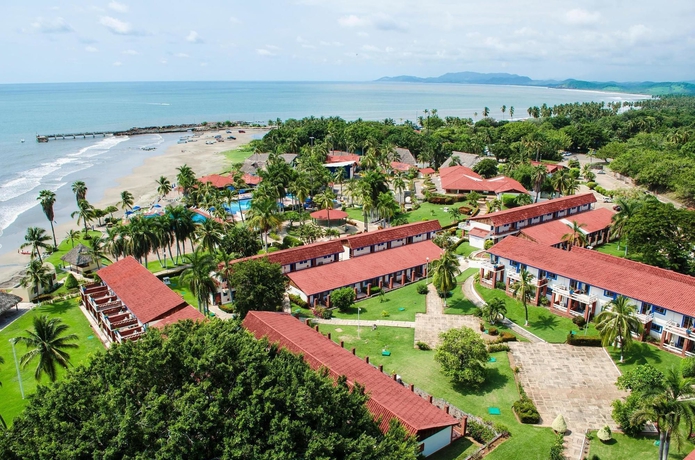 Imagen de los exteriores del Hotel Qualton Club Ixtapa - All Inclusive. Foto 7