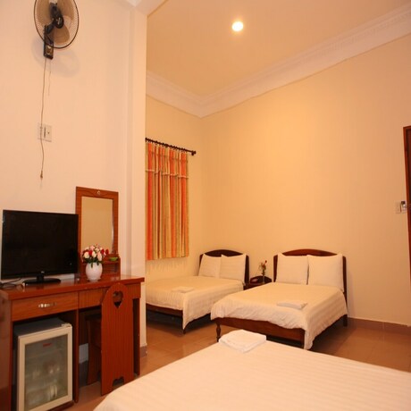 Imagen de la habitación del Hotel Quang Chien. Foto 31