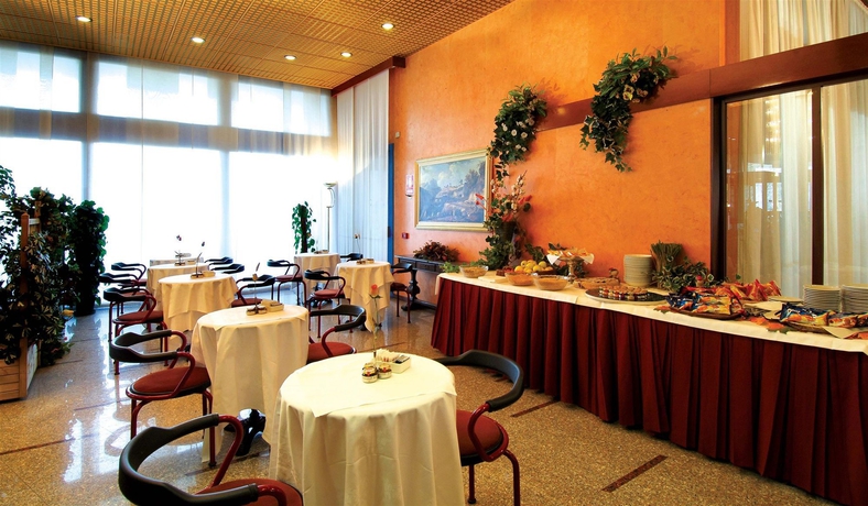 Imagen del bar/restaurante del Hotel Quark Due Hotel & Residence Milano. Foto 5