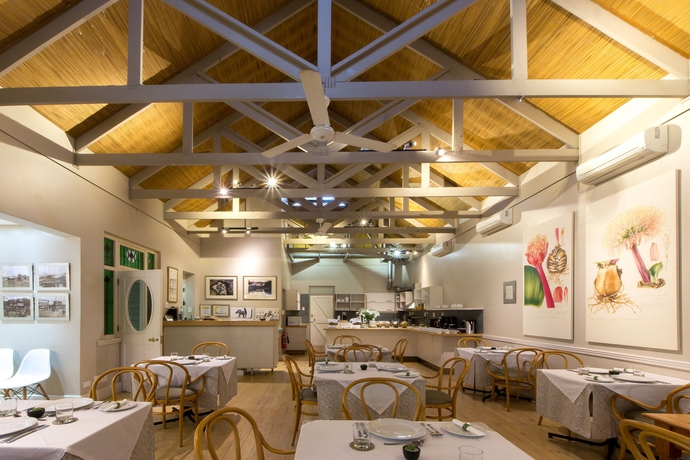 Imagen del bar/restaurante del Hotel Quarry Lake Inn. Foto 3