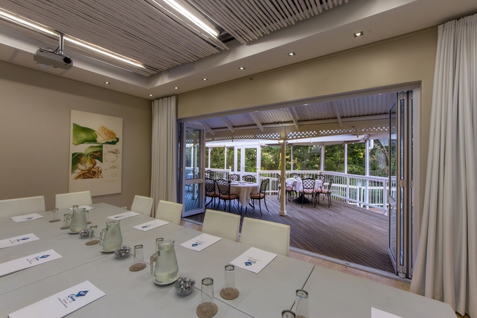 Imagen de los interiores del Hotel Quarry Lake Inn. Foto 10