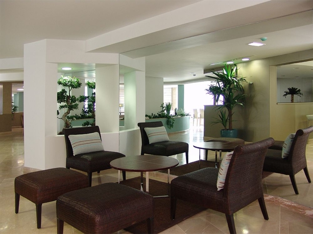 Imagen de los interiores del Hotel Quarteira Sol. Foto 9