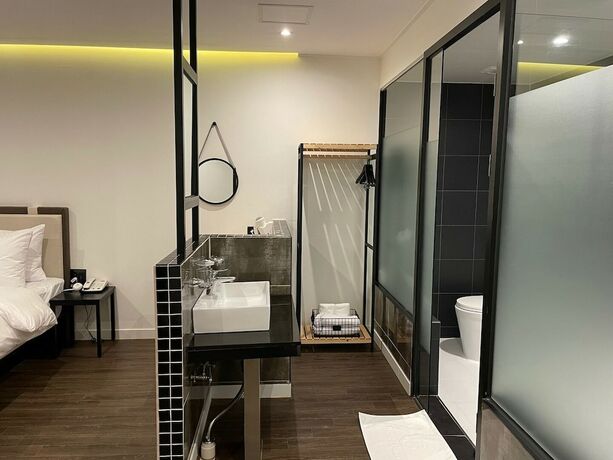 Imagen de la habitación del Hotel Quartz. Foto 16