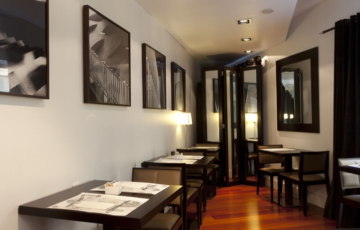 Imagen del bar/restaurante del Hotel Quatro Puerta del Sol. Foto 3