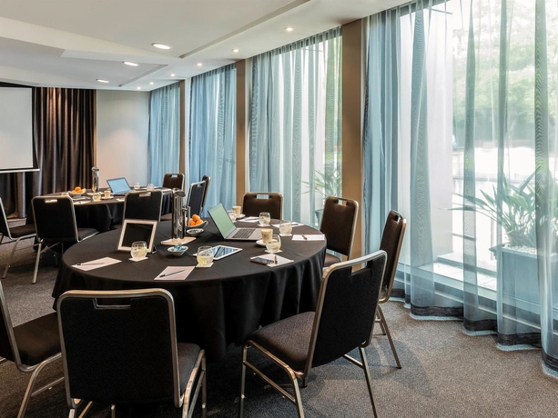 Imagen de los interiores del Hotel Quay West Suites Melbourne. Foto 11