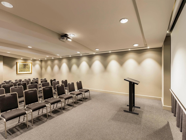 Imagen de los interiores del Hotel Quay West Suites Melbourne. Foto 13