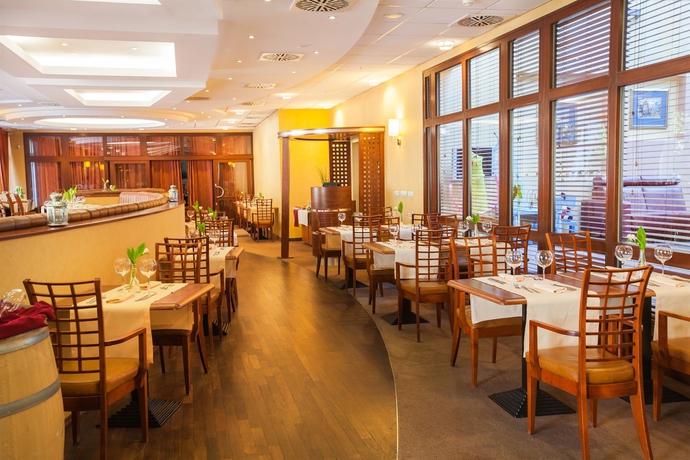 Imagen del bar/restaurante del Hotel Qubus Legnica. Foto 2