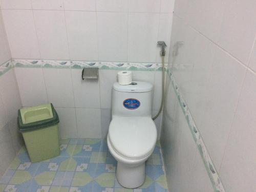 Imagen de la habitación del Hotel Que Huong - Cua Lo. Foto 9