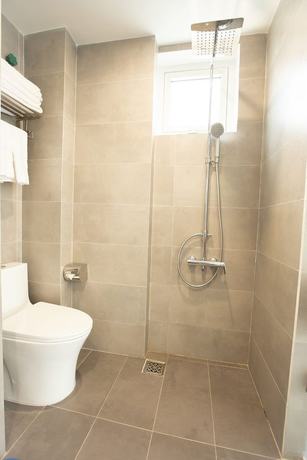 Imagen de la habitación del Hotel Que Huong. Foto 8