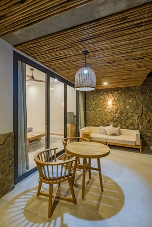 Imagen de la habitación del Hotel Que Toi Village Resort Phu Yen. Foto 25