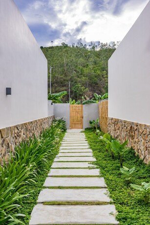 Imagen de los interiores del Hotel Que Toi Village Resort Phu Yen. Foto 34