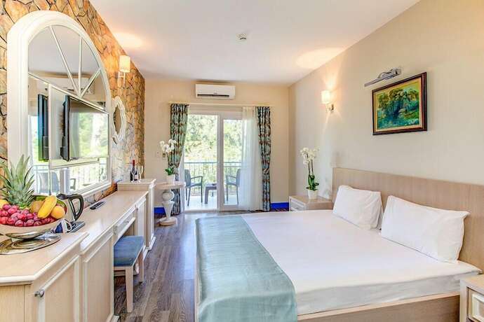 Imagen de la habitación del Hotel Queen Aphrodite. Foto 18