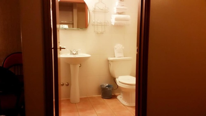 Imagen de la habitación del Hotel Queen Bee, Winnipeg. Foto 9
