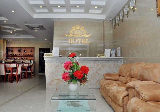 Imagen de los interiores del Hotel Queen Central. Foto 38