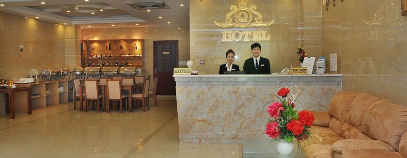 Imagen de los interiores del Hotel Queen Central. Foto 40