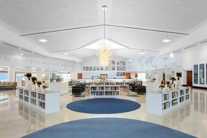 Imagen de los interiores del Hotel Queen Elizabeth 2. Foto 11