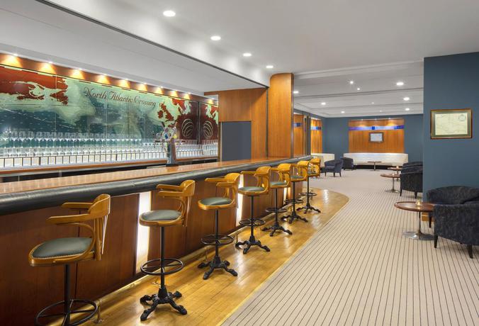 Imagen del bar/restaurante del Hotel Queen Elizabeth 2. Foto 2