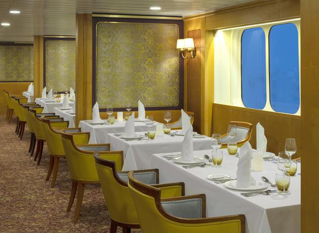 Imagen del bar/restaurante del Hotel Queen Elizabeth 2. Foto 3