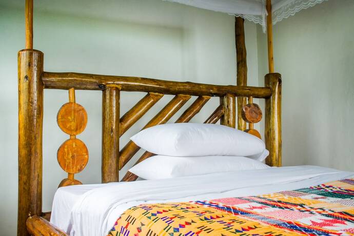 Imagen de la habitación del Hotel Queen Elizabeth Park View Tourist Lodge. Foto 11