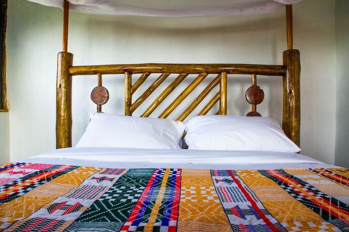 Imagen de la habitación del Hotel Queen Elizabeth Park View Tourist Lodge. Foto 13