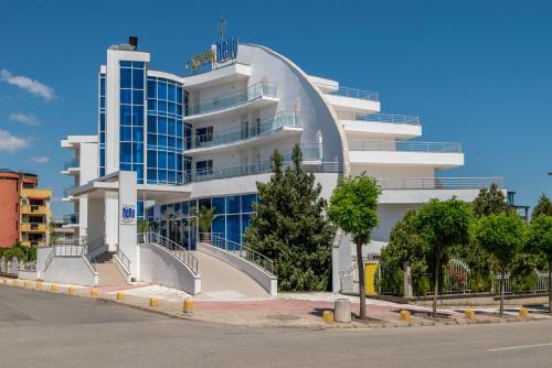 Imagen general del Hotel Queen Nelly. Foto 10