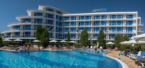 Imagen general del Hotel Queen Nelly. Foto 14