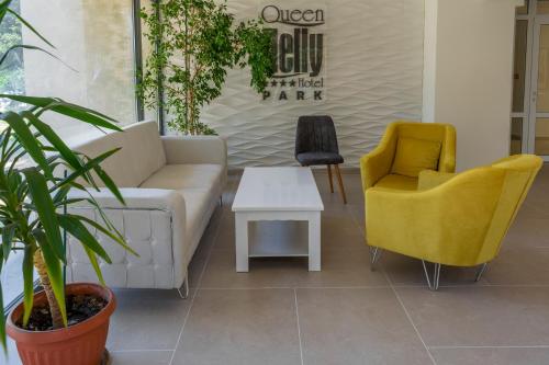 Imagen general del Hotel Queen Nelly Park. Foto 6