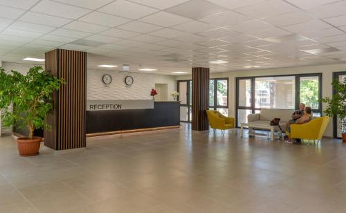 Imagen general del Hotel Queen Nelly Park. Foto 7