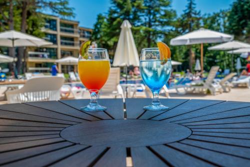 Imagen general del Hotel Queen Nelly Park. Foto 11