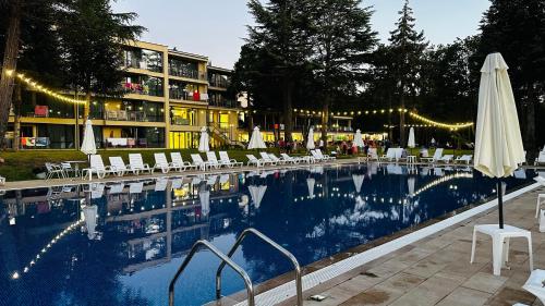 Imagen general del Hotel Queen Nelly Park. Foto 15