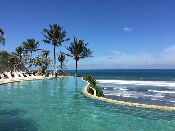 Imagen de la piscina del Hotel Queen Of The South Resort. Foto 18