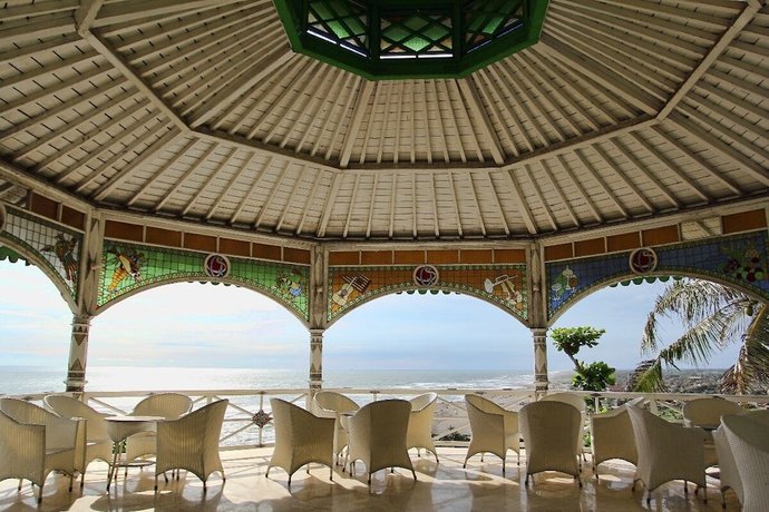 Imagen de los interiores del Hotel Queen Of The South Resort. Foto 16