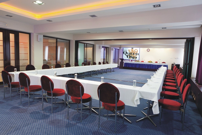 Imagen de los interiores del Hotel Queen Olga. Foto 9