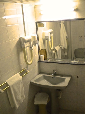 Imagen de la habitación del Hotel Queen Olga. Foto 5