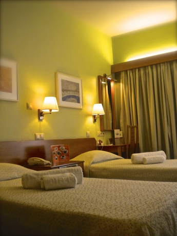 Imagen de la habitación del Hotel Queen Olga. Foto 6