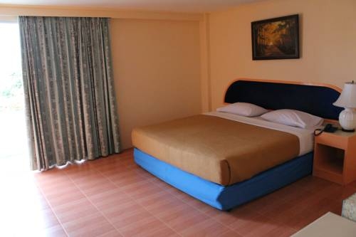 Imagen de la habitación del Hotel Queen Pattaya. Foto 12